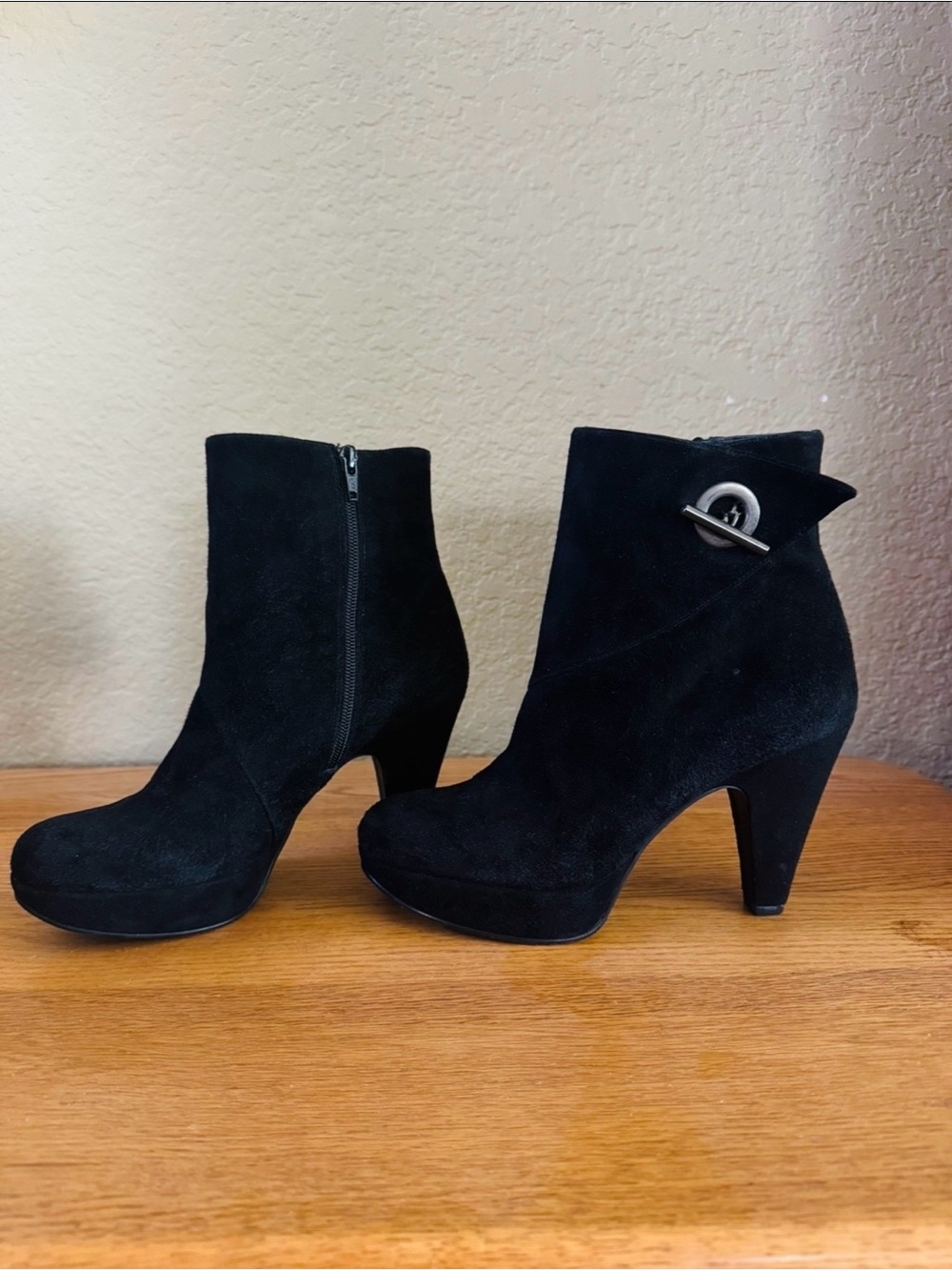 Stuart Weitzman Black Suede Ankle Booties with Metal Grommet size 8
